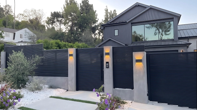 Gallery Gate 4